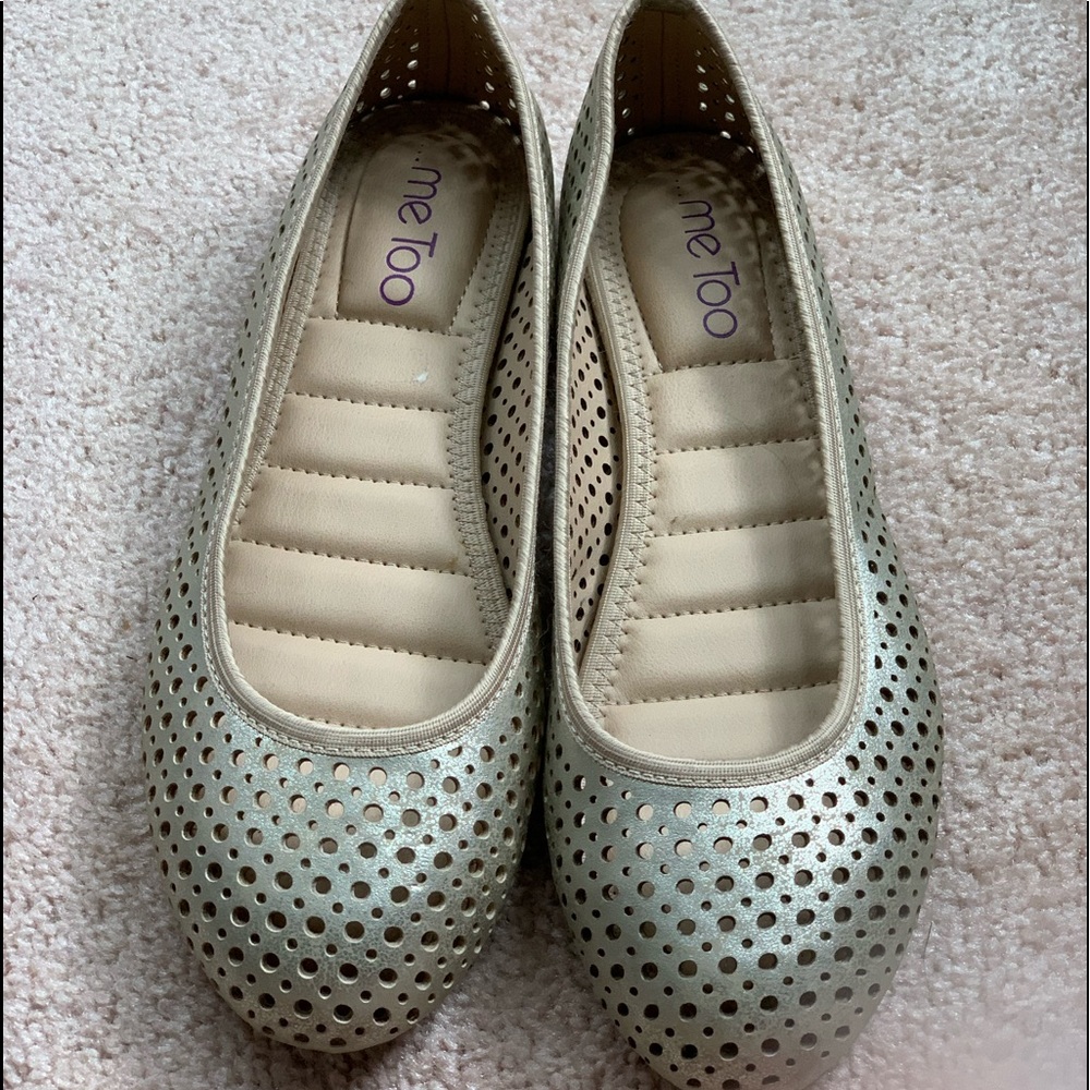 New Me Too gold flats size 7.5